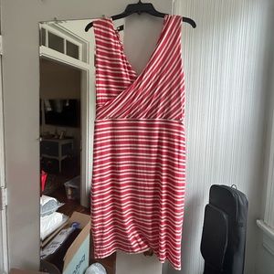 ⛵️ Vince Camuto Stretchy Faux Wrap Dress - Size L